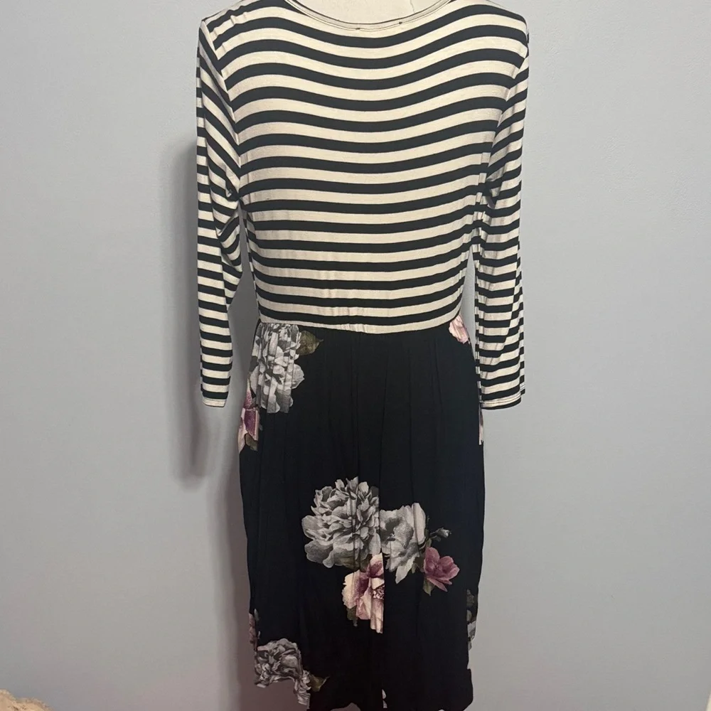 ODDY Black & White Striped Bodice Floral Midi Dress - Picture 4 of 4